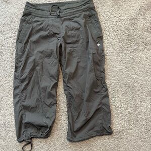 lululemon size 8 cropped pants